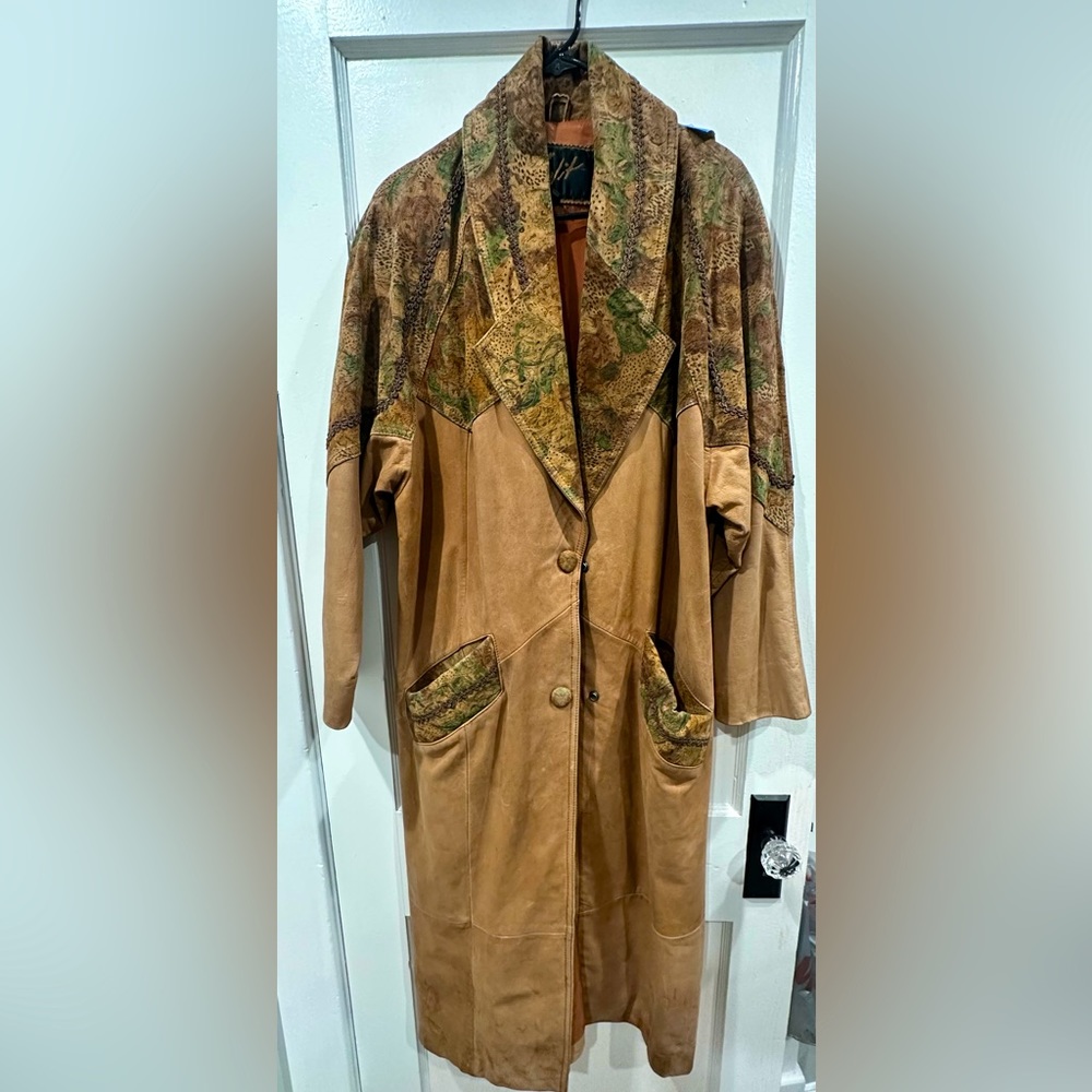VINTAGE LEATHER TRENCH COAT
